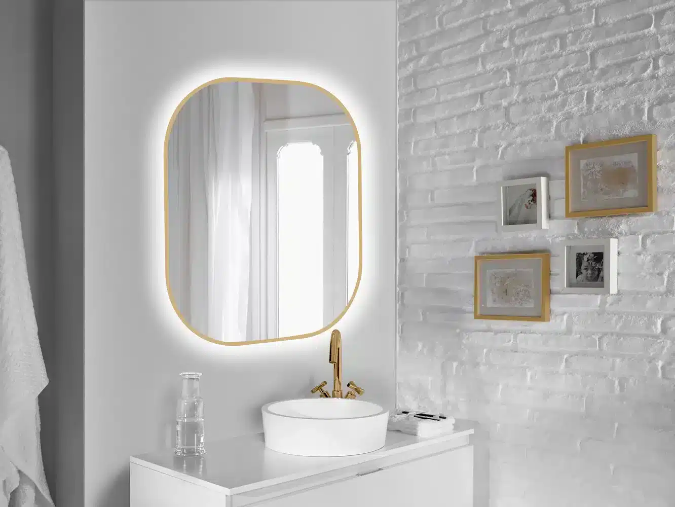 customizable-mirror-for-hotel-Livia-gold-rounded