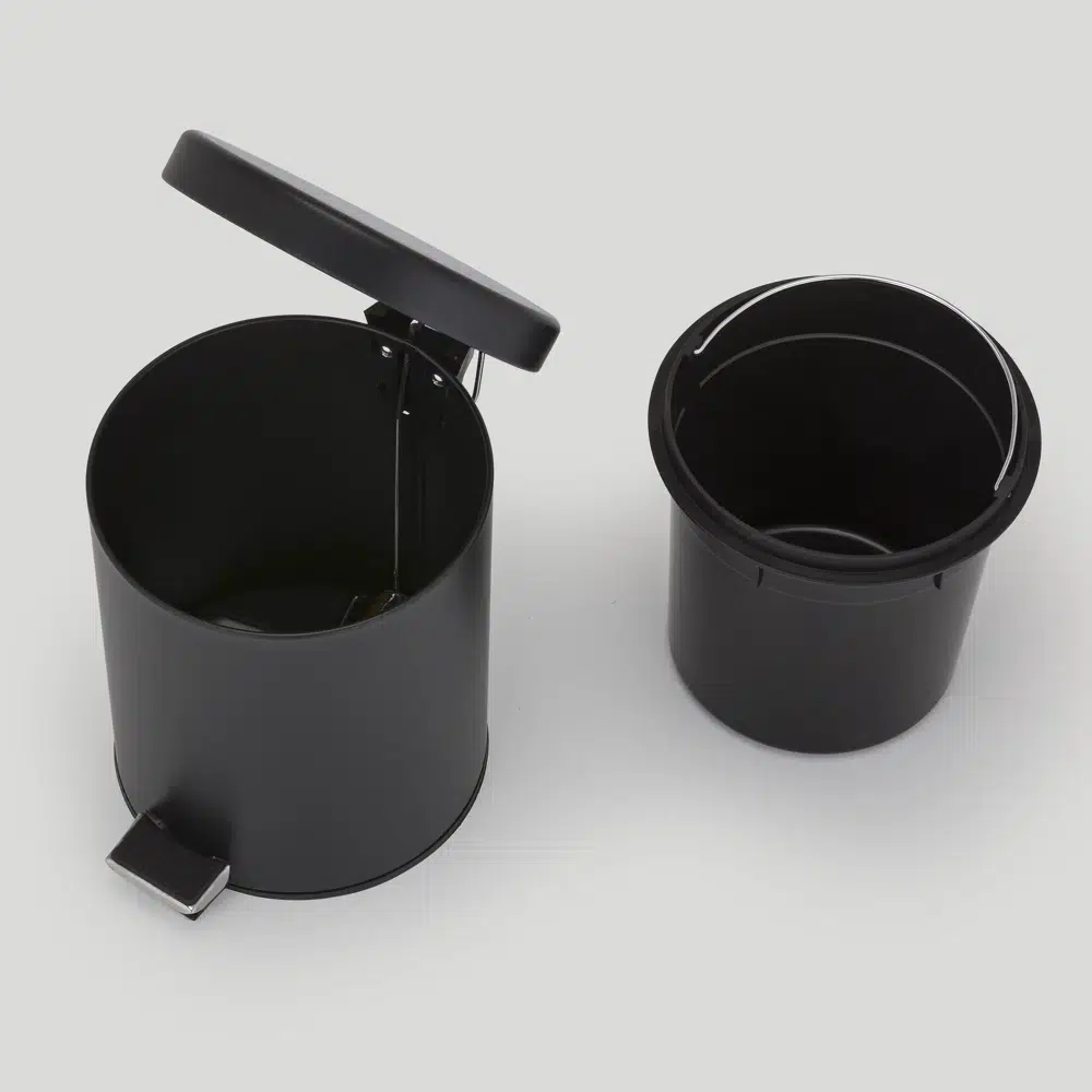 Pedal bin with removable inner bucket &ndash; bucket removed