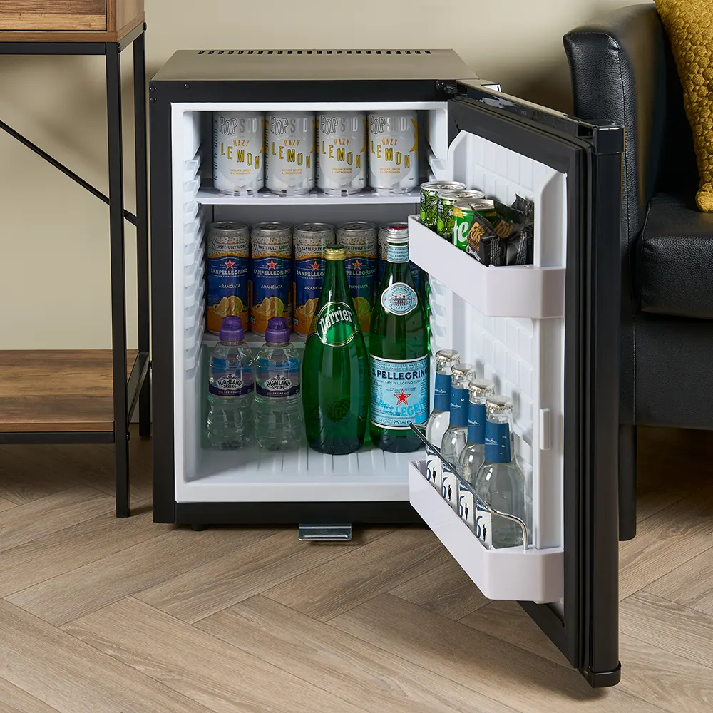 ETON minibar per camera hotel 40L &ndash; foto ambientata in camera