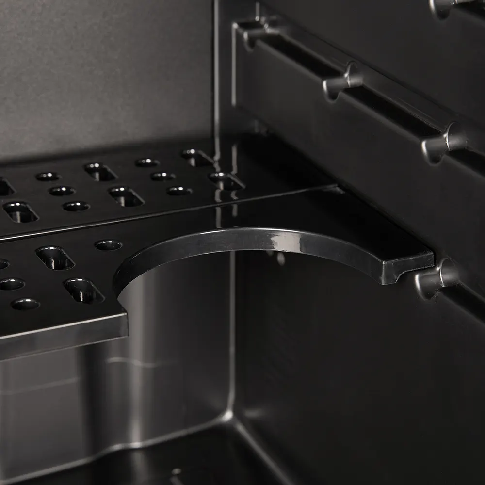 ETON minibar 40L – dettaglio ripiani e spazio interno