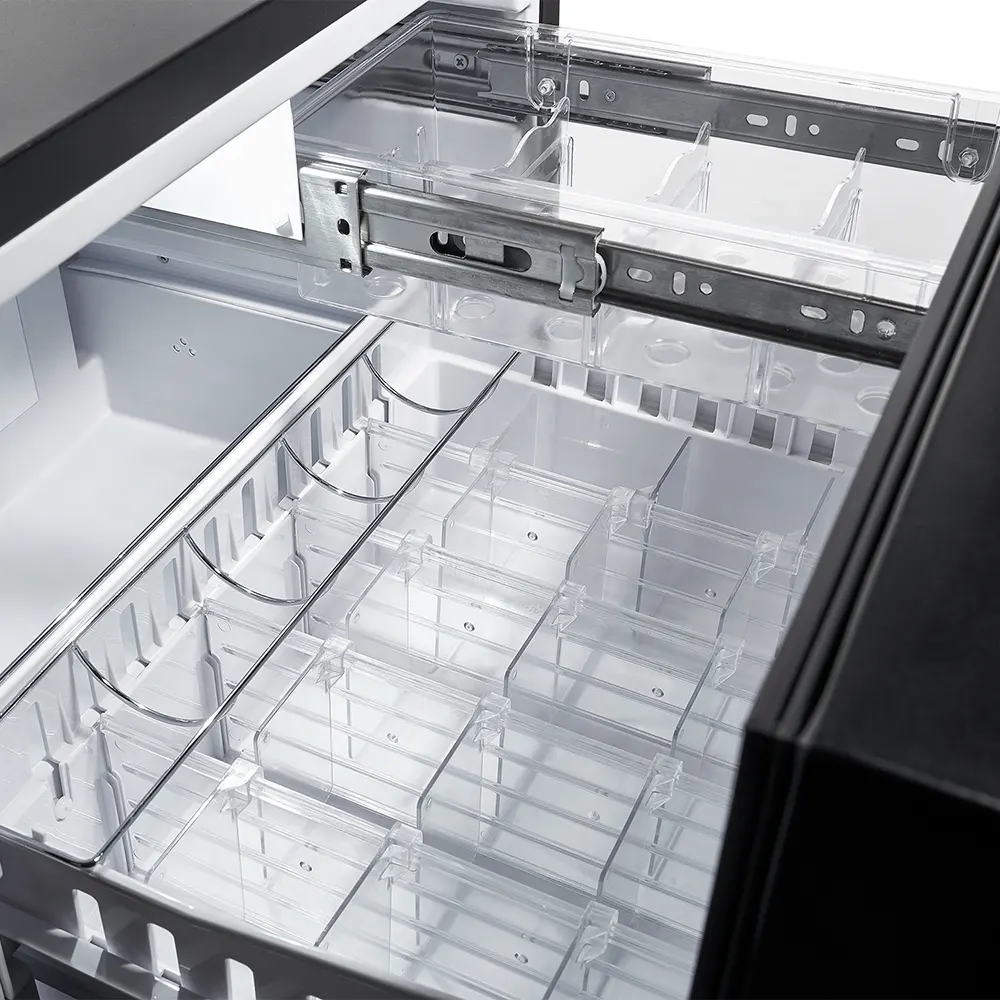 HENLEY minibar 45L – dettaglio ripiani regolabili