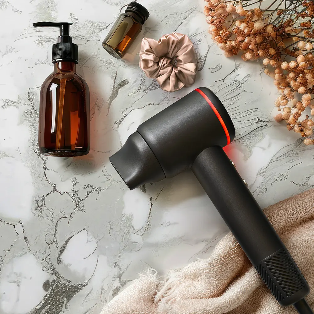 eb6ede_4ac1814e448a4044ae0de3b598d03f28~mv2 SKYE hotel hair dryer – lifestyle photo in guestroom setting