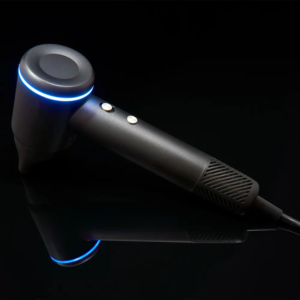 eb6ede_8a005c613b6d4a9382f106eb9ba730b6~mv2 SKYE hair dryer – dimensions reference (H28 × W13 × D7 cm)