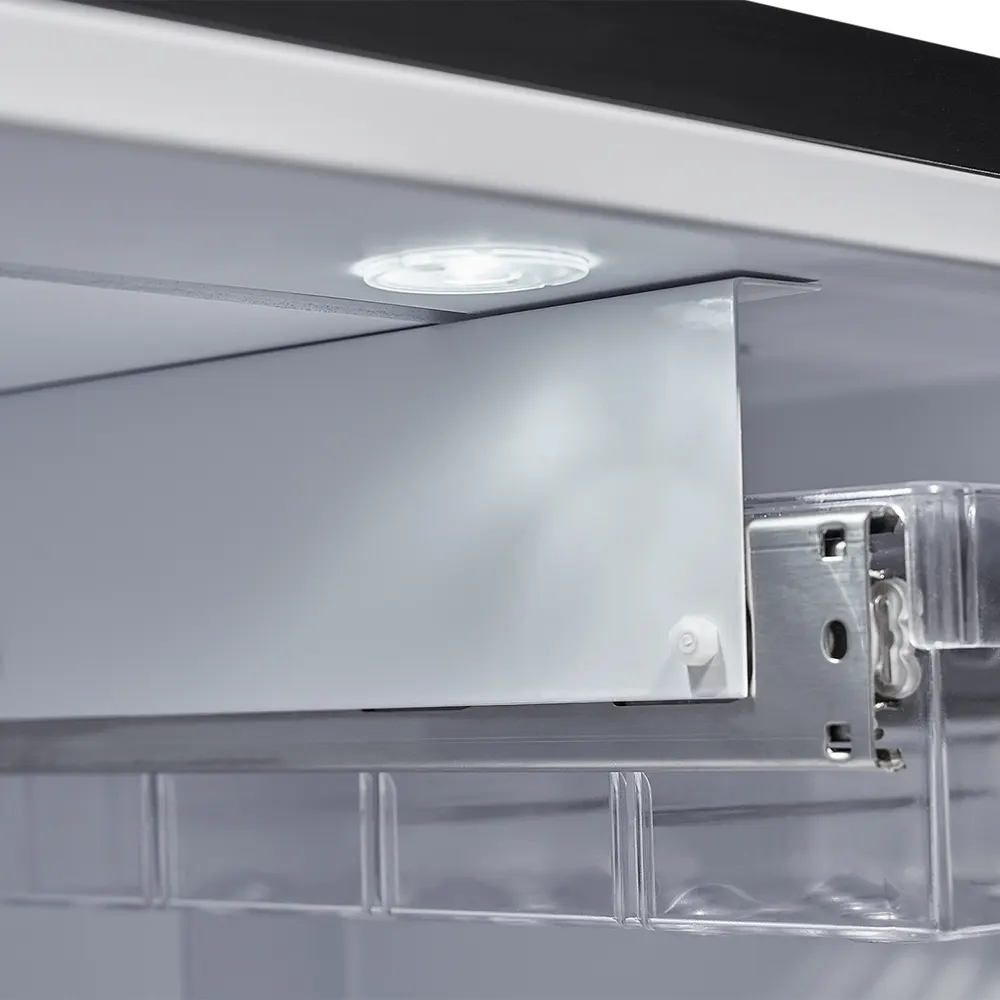 HENLEY minibar – dettaglio luce LED interna